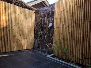 Suite | Bathroom