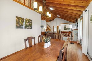 Interior - Idyllic Stowe Home and pvt Suite (Stowe)