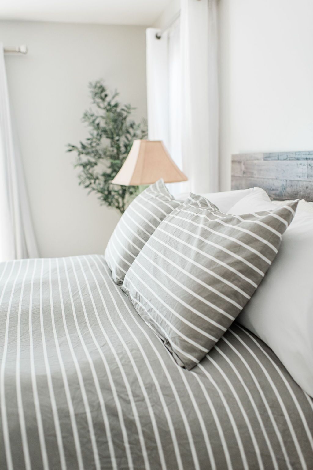 3 bedrooms, bed sheets