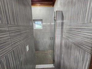 Spa - New, beautifully furnished Cozy bungalow in a quiet neighborhood. (Nicholls Town)