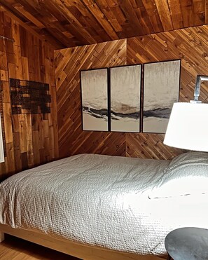 2 sovrum och sängkläder