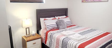 2 soverom, strykejern/-brett, wi-fi (inkludert) og sengetøy