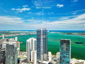 1 bedroom, in-room safe, desk, iron/ironing board - Breathtaking Miami Four Seasons (Miami)