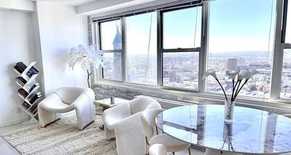 Stylish luxury 2 bedroom. Easy Path train to NYC