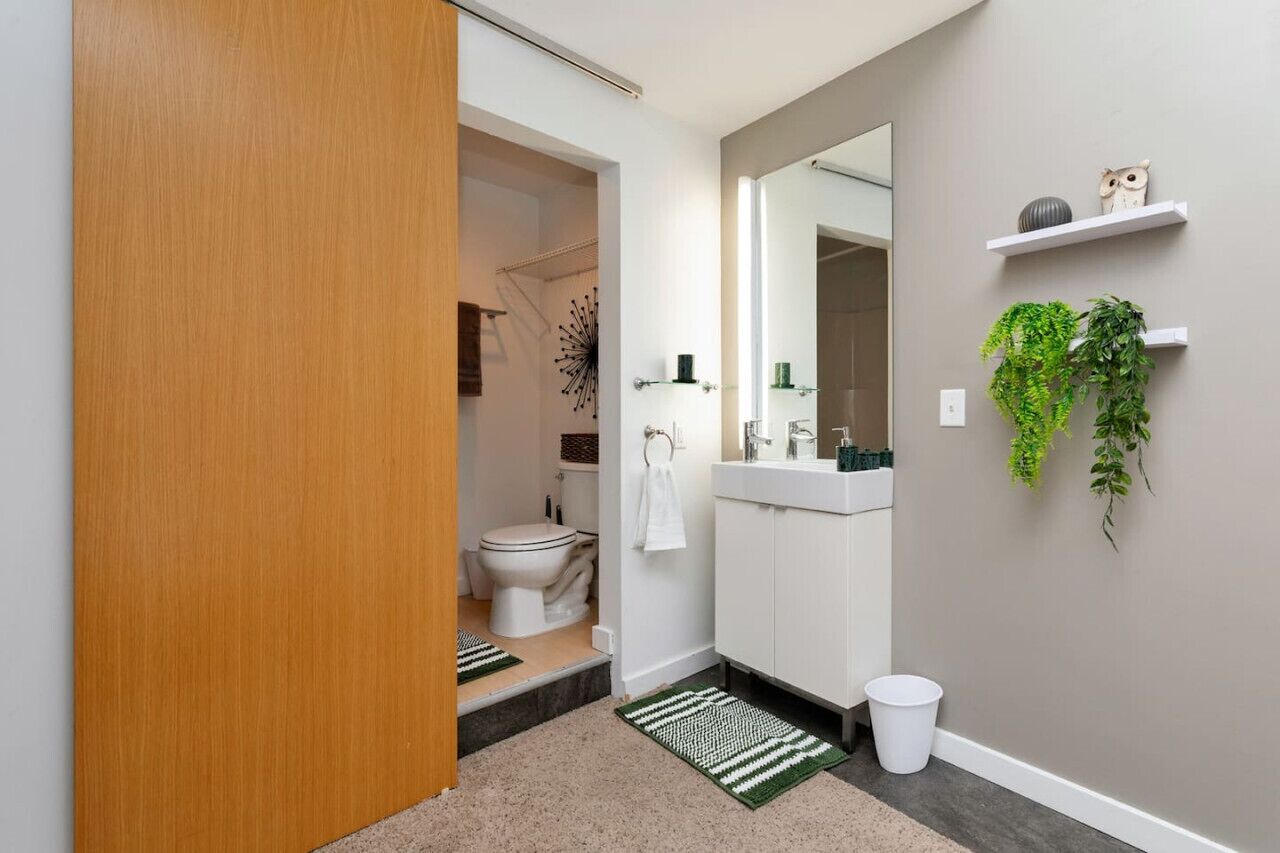 Hair dryer, towels