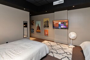 2 habitaciones, escritorio, tabla de planchar con plancha y wifi gratis