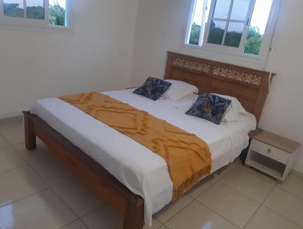 2 bedrooms, iron/ironing board, WiFi, bed sheets