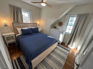 3 camere, una scrivania, ferro/asse da stiro, culla da viaggio