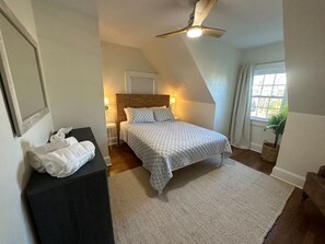 3 عدّة غرف نوم ومكتب ومكواة/لوح كي وسرير سفر