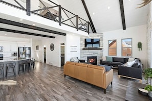 TV connectée, cheminée, baby-foot