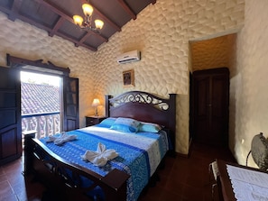 In-room safe, desk, laptop workspace, free WiFi - Hotel Caxa Real (Comayagua)