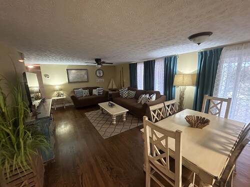 Beautiful Lake Front Home overlooking Lake Douglas with Golf Cart!