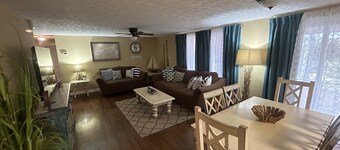 Beautiful Lake Front Home overlooking Lake Douglas with Golf Cart!