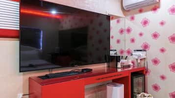 Deluxe Double Room | Premium bedding, free minibar, individually decorated, desk