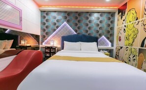 Premium bedding, free minibar, individually decorated, desk