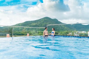 2 piscinas al aire libre