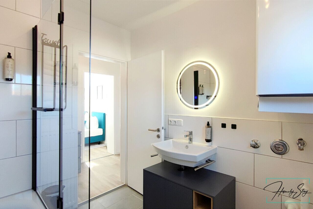 Secador de pelo y toallas