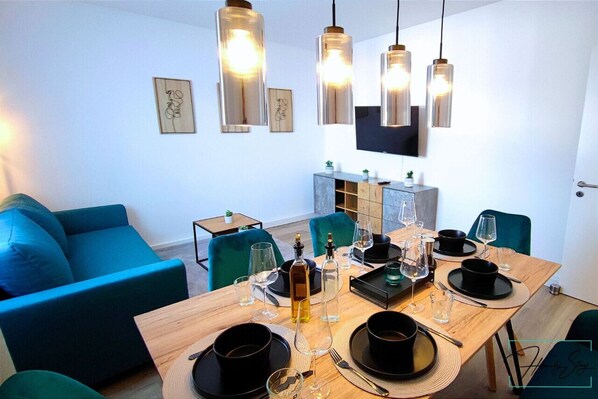 Dining - Charmante, moderne Ferienwohnung in Moosburg - Ideal für Familien und Naturfreunde (Moosburg an der Isar)