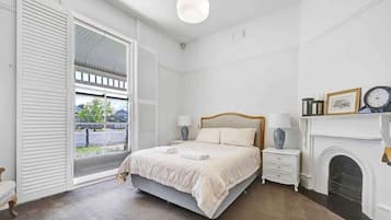 3 makuuhuonetta, silitysrauta/-lauta, vauvan matkasänky, Wi-Fi