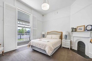 3 makuuhuonetta, silitysrauta/-lauta, vauvan matkasänky, Wi-Fi