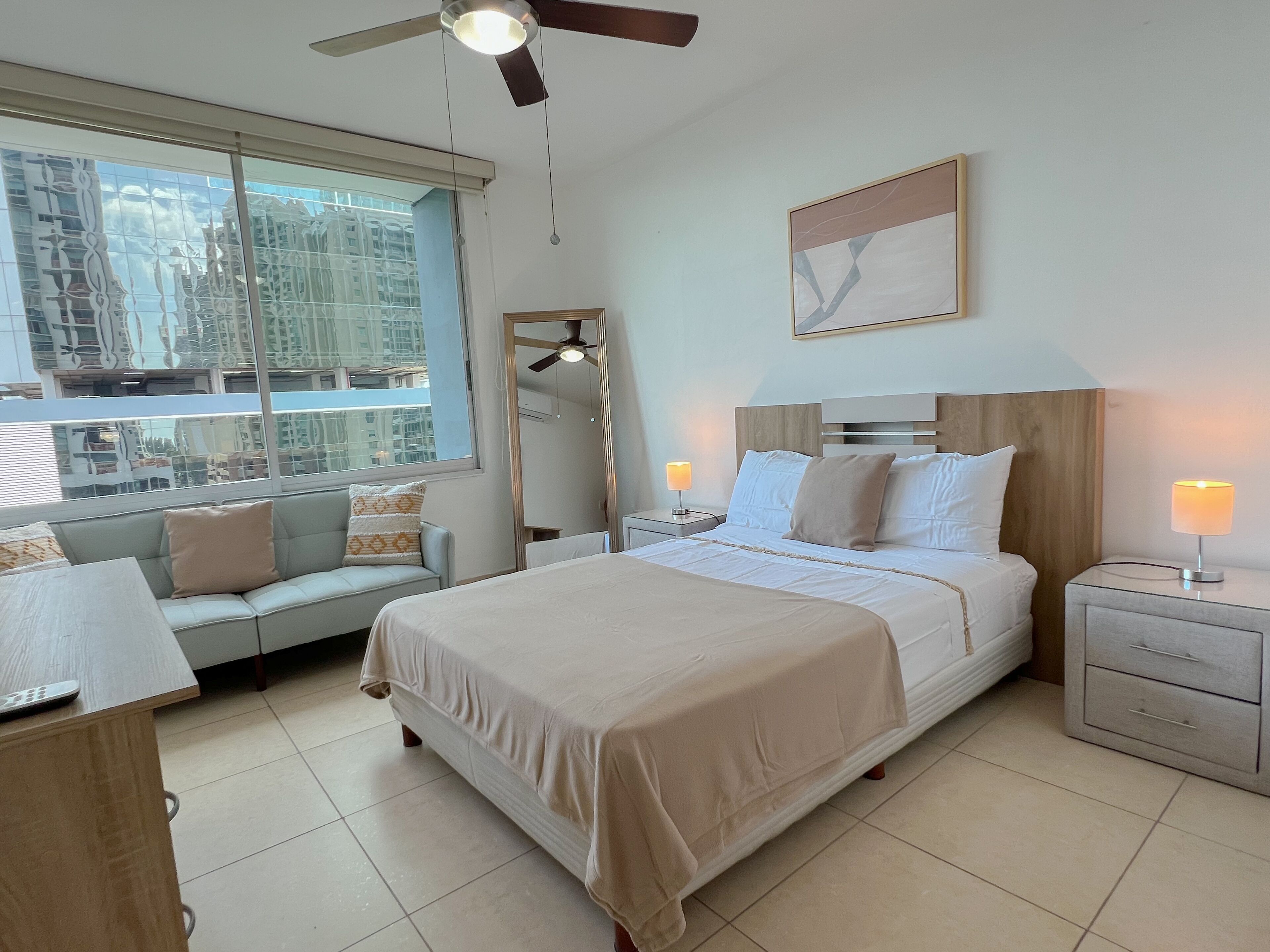 3 bedrooms, desk, iron/ironing board, bed sheets