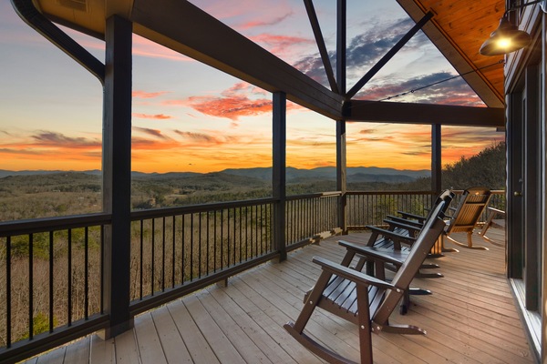 Incredible sunrise views over the mountains, you don't want to miss this!