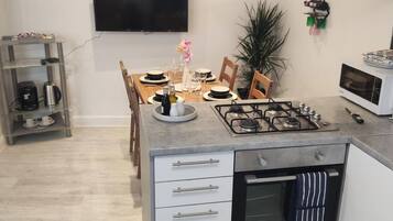 Fridge, microwave, oven, stovetop