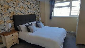 2 chambres, fer et planche Ă repasser, Wi-Fi, draps fournis