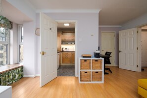 冷蔵庫、電子レンジ、オーブン、食器洗い機