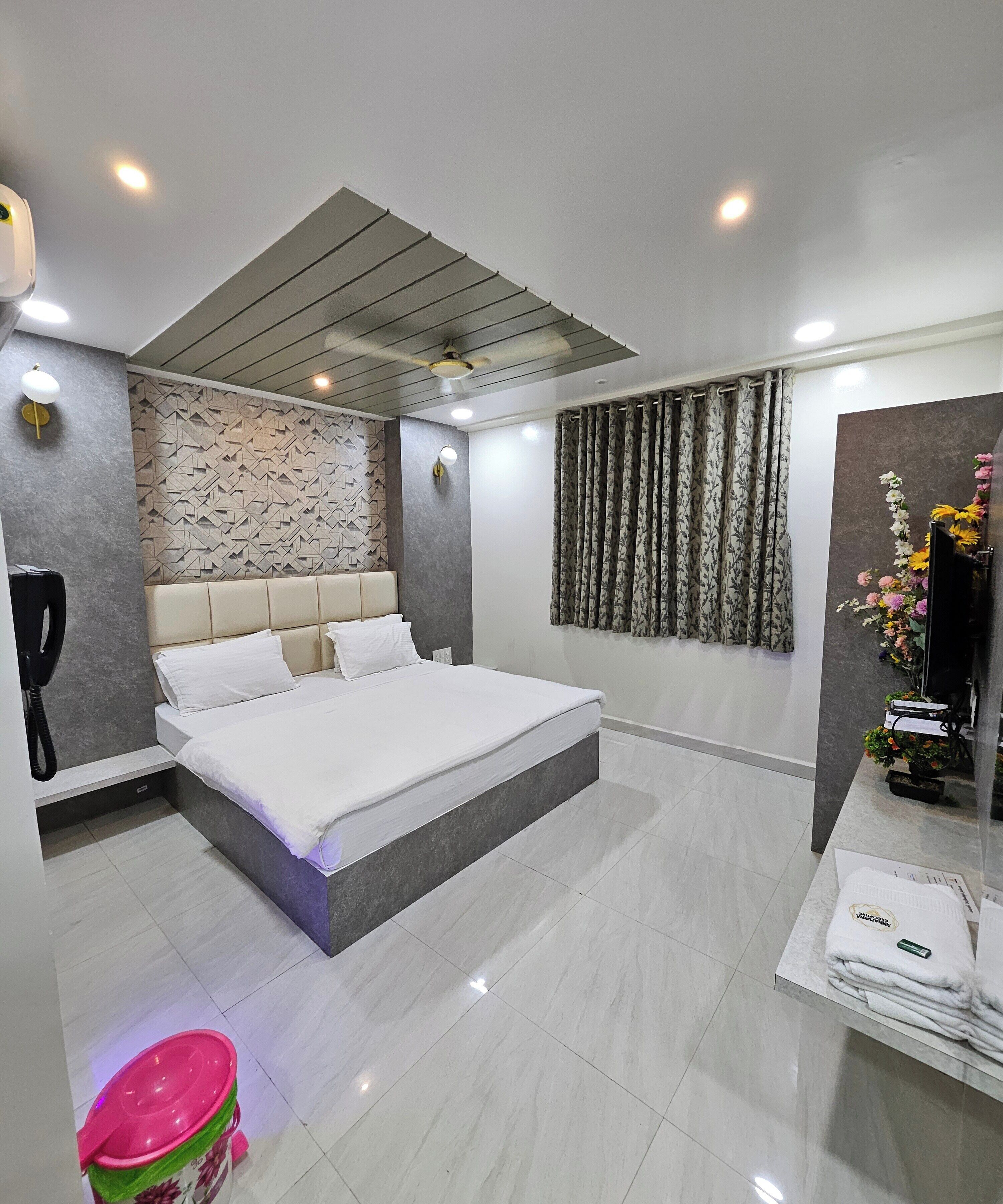 Luxury Double Bedroom | Free WiFi
