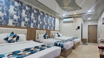 Luxury Family Room | Free WiFi