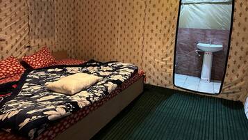 4 bedrooms, WiFi, bed sheets