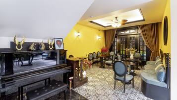 Free daily local cuisine breakfast