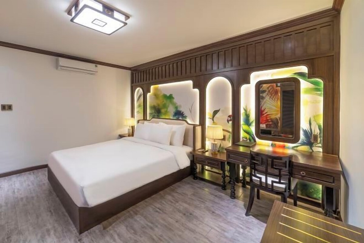 Frette Italian sheets, premium bedding, down comforters, pillowtop beds