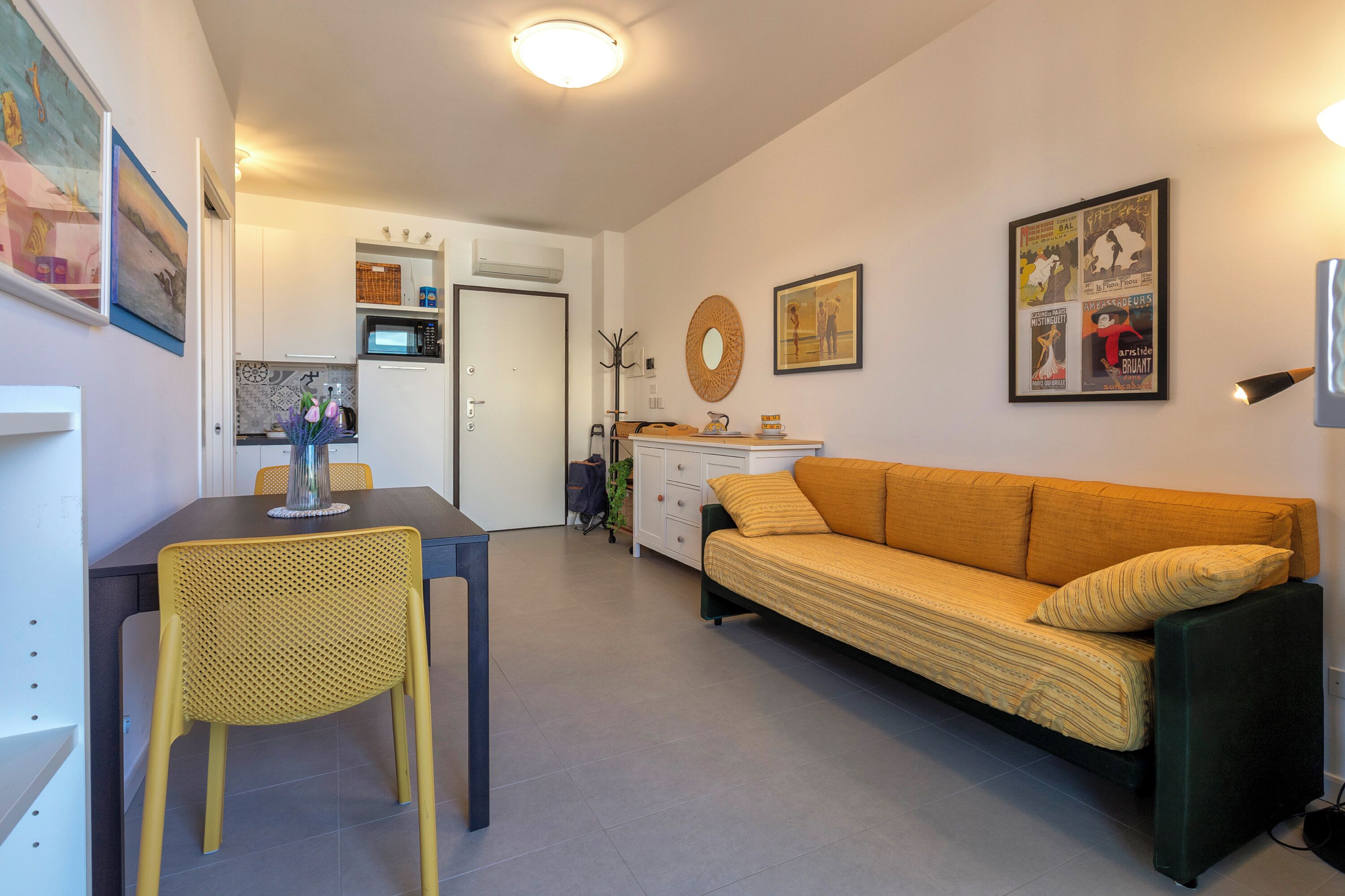 21-tommers tv med kabelkanaler