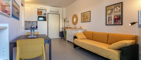 21-tommers tv med kabelkanaler