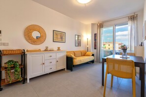 21-inch TV with cable channels - Bilocale Vista Mare Giorgio (Alghero)