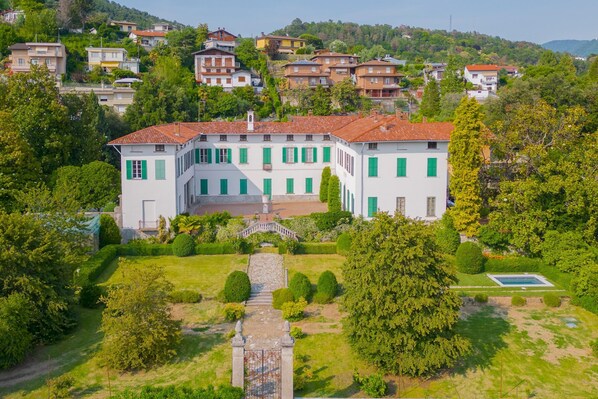 Apartment | 3 bedrooms - Villa Cardinal Ciceri - Glicine Apartment (San Fermo della Battaglia)