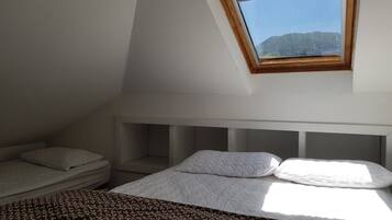 2 bedrooms, bed sheets