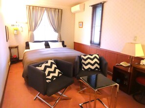 Comfort Studio | Individually decorated, individually furnished, desk, bed sheets - IZUNA INN & SPA - the veggie delights (Ito)