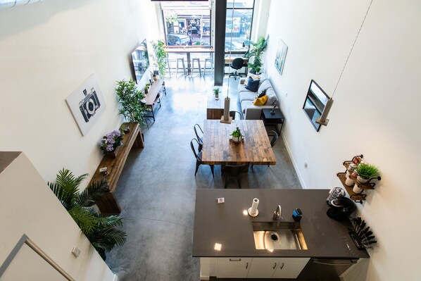 Interior - Chic1BR family & pet friendly. Centrally located, Tesla Charging on site. (Santa Ana)