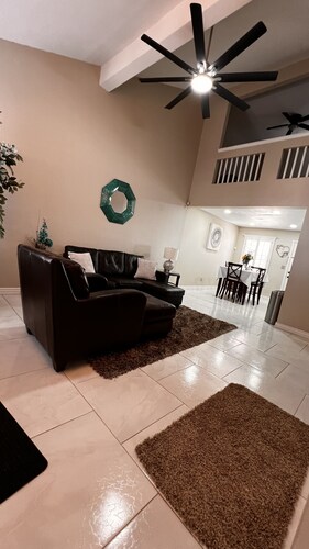 Beautiful, clutter free with lots of space. Great location!