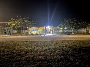 Fachada de la propiedad