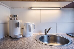 Fridge, oven, stovetop, coffee/tea maker - Holiday Apartment '2' with Mountain View, Balcony and Wi-Fi (Todtmoos)