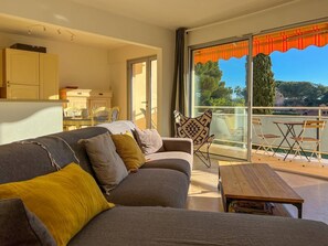 TV - L'appartement des Cyclades (LE LAVANDOU)