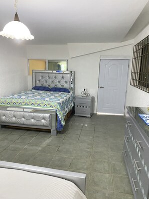 5 chambres, Wi-Fi, draps fournis