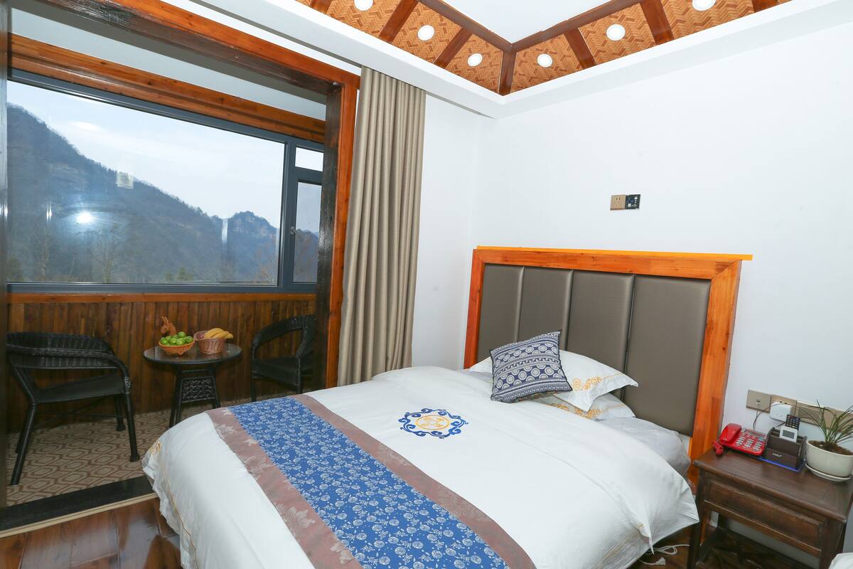 Deluxe Oda | Masa, dizüstü bilgisayar çalışma alanı, ses yalıtımı