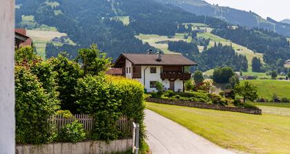 'Feichtenhäusl 1' with Mountain View, Private Terrace and Wi-Fi