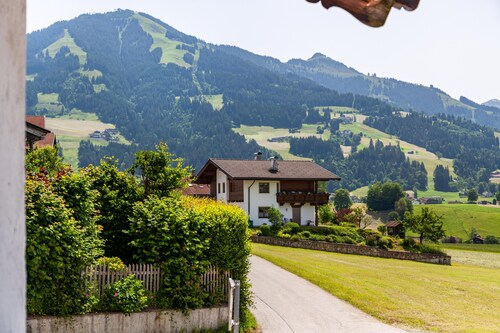 Ferienhaus'Feichtenhäusl 1' mit Bergblick, privater Terrasse und Wi-Fi