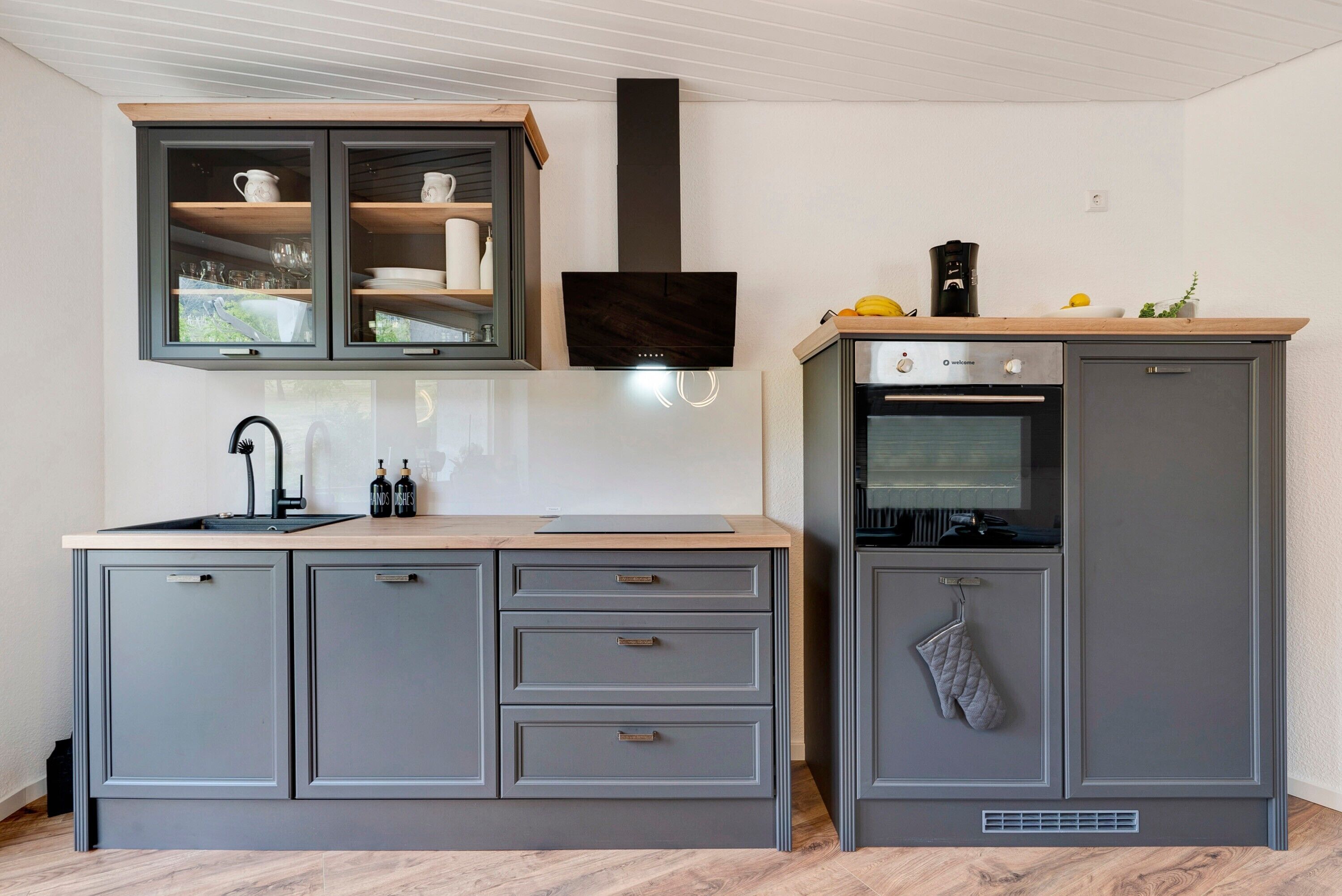 Réfrigérateur, four, plaque de cuisson, lave-vaisselle